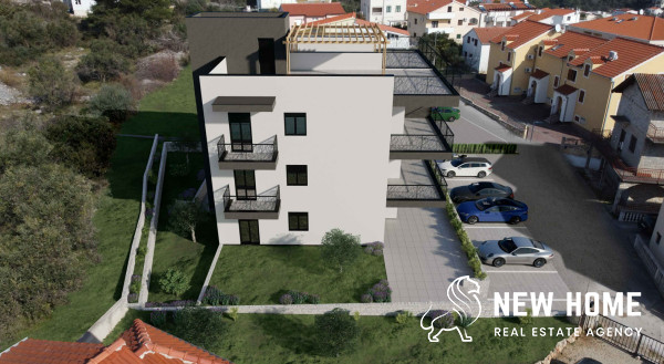Apartman uprizemlju samo 200m do mora
