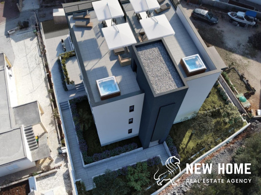 Apartman uprizemlju samo 200m do mora