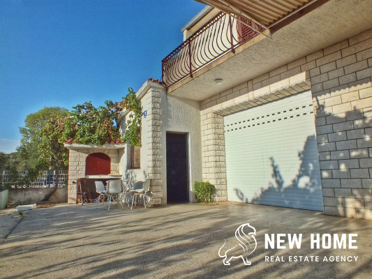 Apartmanska kuća na moru