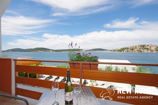 Appartementhaus mit Meerblick