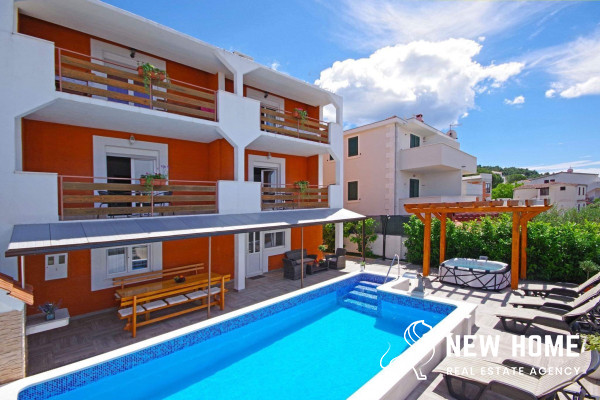 Apartmanska kuća sa pogledom na more