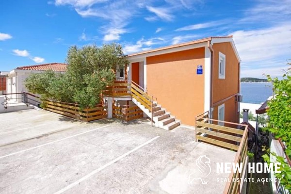 Appartementhaus mit Meerblick