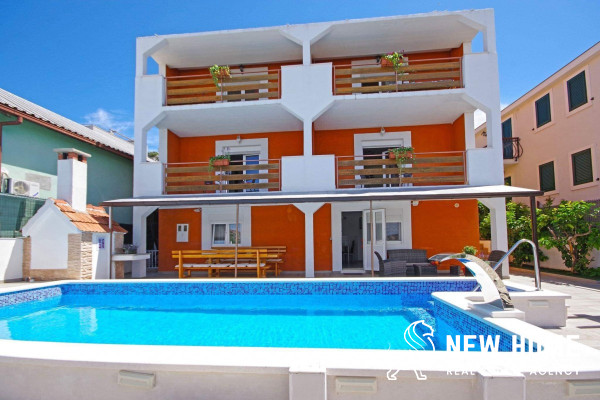 Apartmanska kuća sa pogledom na more