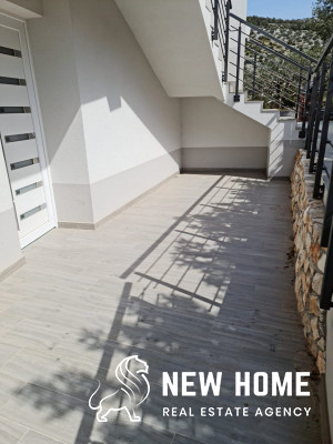 Apartmanska kuća s pogledom na more
