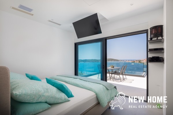 Doppel Villa in Toplage mit Meerblick