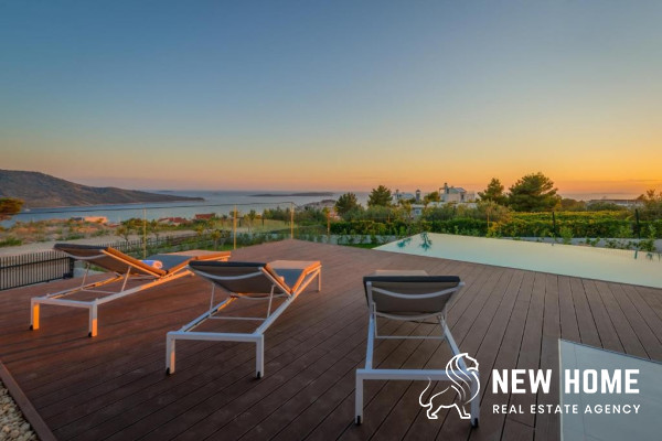Luxury villa with pool and sea views