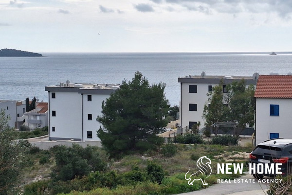 Građevinsko zemljište s pogledom 220 m od mora – 🌅🏡