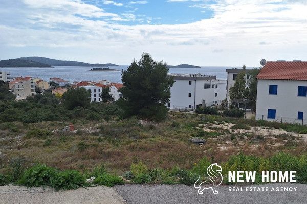 Građevinsko zemljište s pogledom 220 m od mora – 🌅🏡
