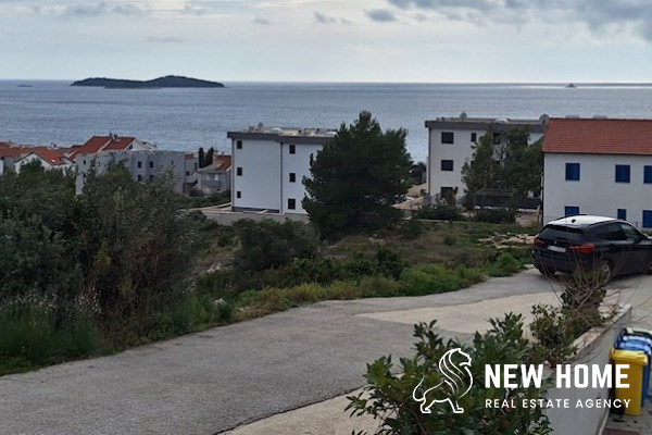 Građevinsko zemljište s pogledom 220 m od mora – 🌅🏡