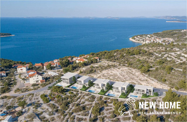 Primošten-Modern villa in a top location