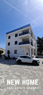 Ekskluzivna apartmanska kuća uz more – rijetka investicijska prilika u Srimi kod Vodica