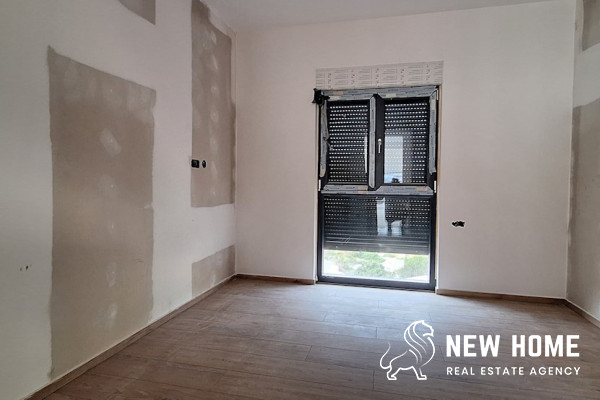 Rogoznica, Dalmacija-Apartman na prodaju 100 m od plaže**