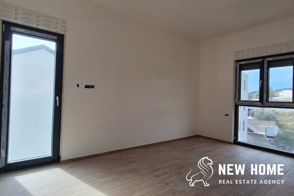 Rogoznica, Dalmacija-Apartman na prodaju 100 m od plaže**