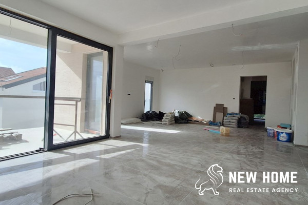 Rogoznica, Dalmacija-Apartman na prodaju 100 m od plaže**