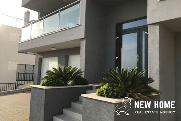 Luxury Penthouse for Sale in Primošten – Garage, Gym, Panoramic View!