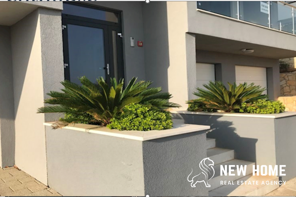 Luxury Penthouse for Sale in Primošten – Garage, Gym, Panoramic View!