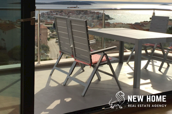 Luxury Penthouse for Sale in Primošten – Garage, Gym, Panoramic View!