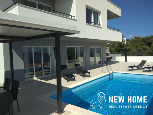 Sevid- Villa nur 100 m vom Meer entfernt!
