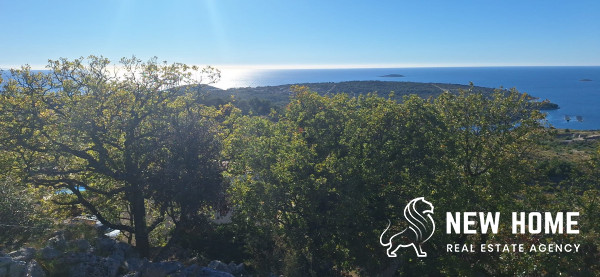 Zemljište s kamenom kućom u blizini Primoštena