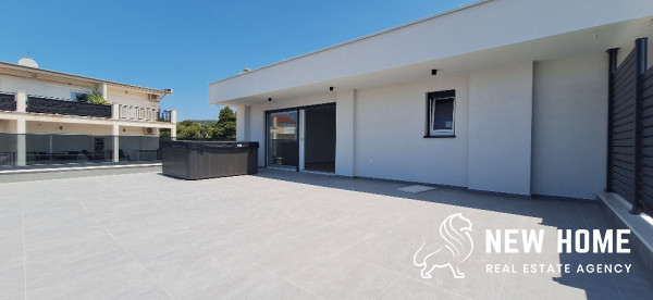 Above the Rooftops of Primošten – Exclusive Penthouse with Panoramic Sea Views