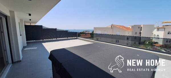 Above the Rooftops of Primošten – Exclusive Penthouse with Panoramic Sea Views
