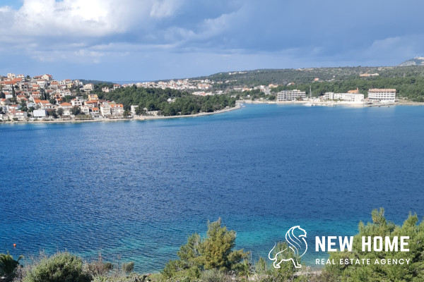 Rogoznica-Zatoglav-Grundstück mit Meerblick