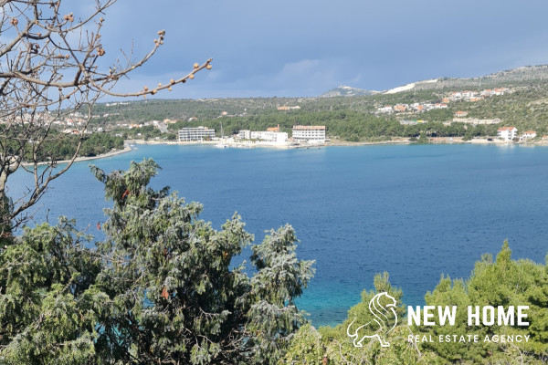 Rogoznica-Zatoglav-Grundstück mit Meerblick