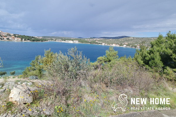 Rogoznica-Zatoglav-Grundstück mit Meerblick