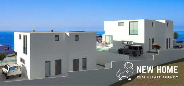 Modern semi-detached house with sea views
