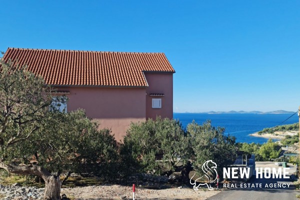 House with sea views