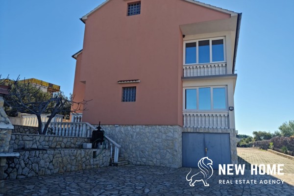 House with sea views