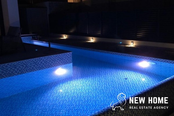 Luxury villa with pool and unobstructed sea views