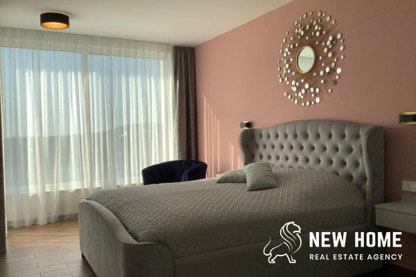 Luxury villa with pool and unobstructed sea views