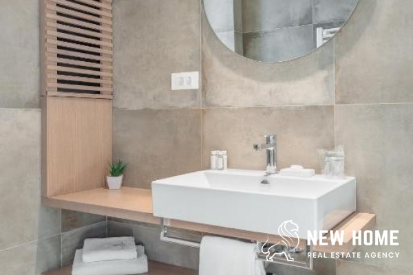 Luxusvilla mit Pool und Meerblick