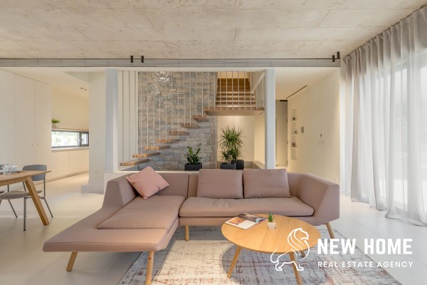 Luxusvilla mit Pool und Meerblick