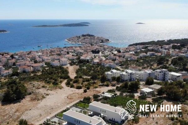 Luxusvilla mit Pool und Meerblick