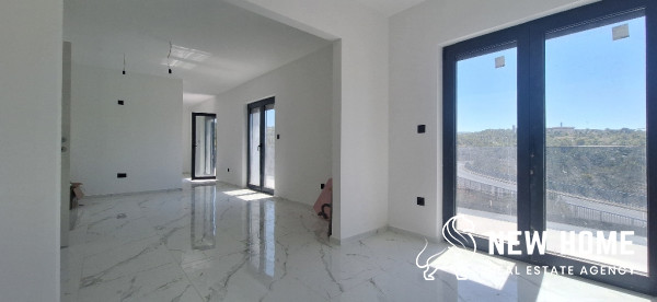 Moderne Erdgeschosswohnung mit Meerblick – Neubau in Primošten