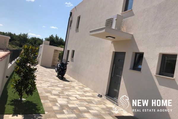 Moderne Villa mit Pool