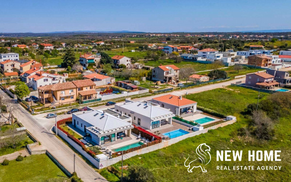Pula- Modern villa with pool