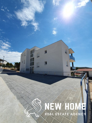 Condo in the groud floor with ocean view