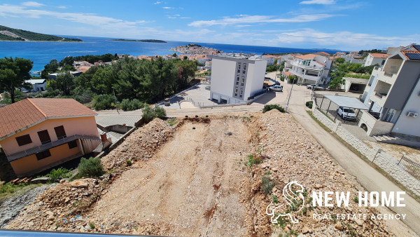 Novi stanovi s pogledom u Primoštenu