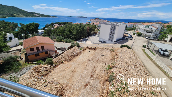 Novi stanovi s pogledom u Primoštenu