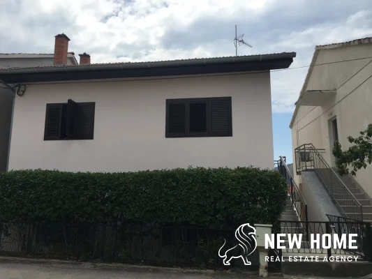 Zweifamilienhaus in Primošten