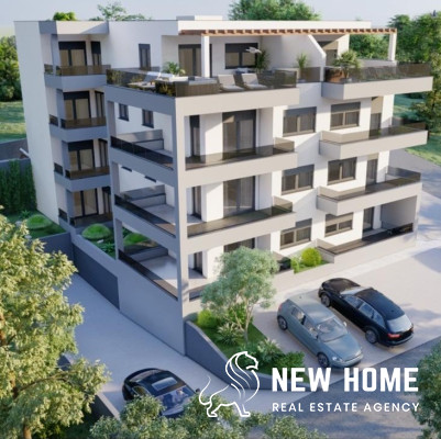 Okrug Gornji-Penthouse with a beautiful sea view near the sea