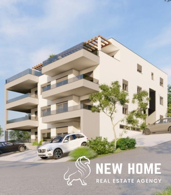 Okrug Gornji-Penthouse with a beautiful sea view near the sea