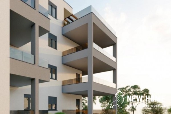Okrug Gornji-Modernes Penthouse mit Meerblick