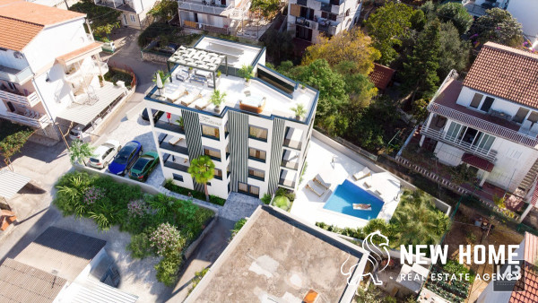 Penthouse na top lokaciji sa panoramskim pogledom na more