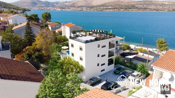 Penthouse na top lokaciji sa panoramskim pogledom na more