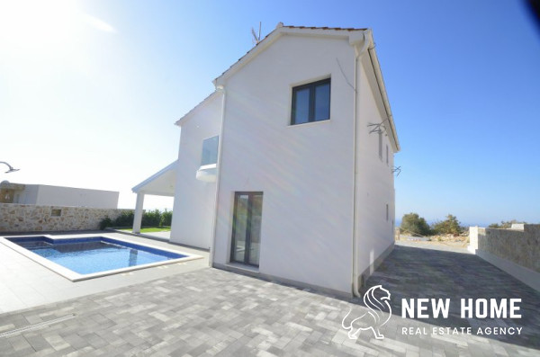 „Sea Views, Private Pool and Mediterranean Lifestyle – An Exclusive House in Primošten“