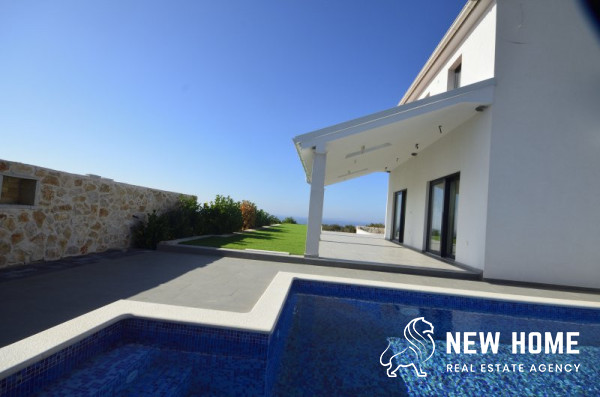 „Sea Views, Private Pool and Mediterranean Lifestyle – An Exclusive House in Primošten“